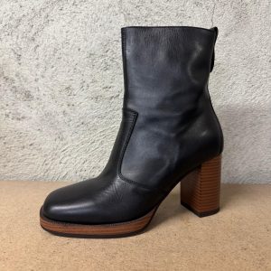 Boti Nero Giardini Negre