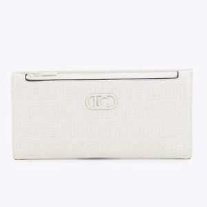 Bitlleter Lola Casademunt Cru